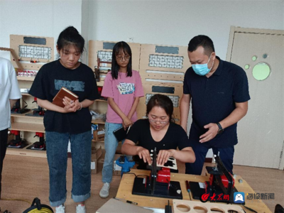 匠心巧育 木藝童趣 萊蕪區(qū)口鎮(zhèn)街道中心幼兒園開展木工坊操作培訓(xùn)